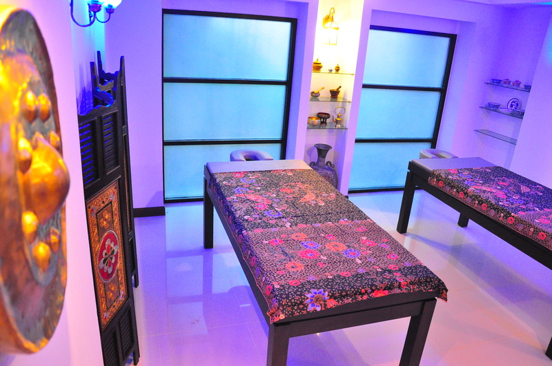 Photo of Navatara Phuket Resort, 4-star hotel in Nai Harn Beach