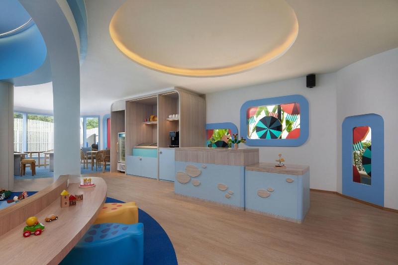 Photo of Le Méridien Phuket Mai Khao Beach Resort, 4-star hotel in Phuket (and vicinity)