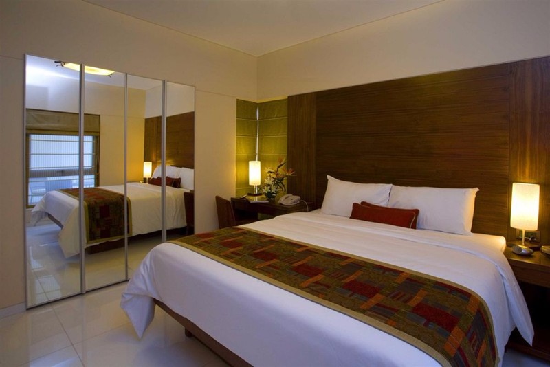 Photo of Oakwood Residence Naylor Road Pune, 4-star hotel in Pune District