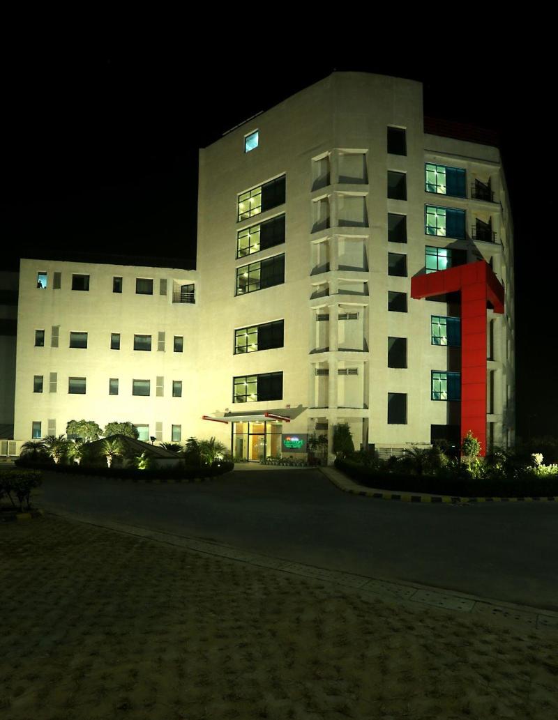 Photo of Fairvacanze Inns & Suites, 3-star hotel in Sonepat