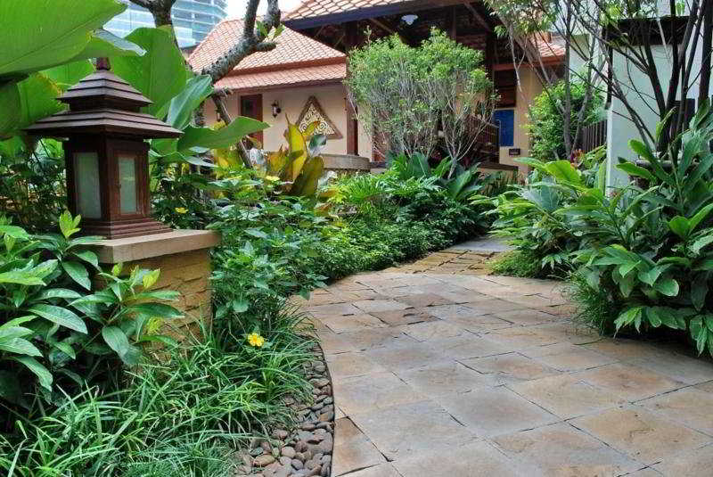 The Rose Residence Bangkok, Singapore
