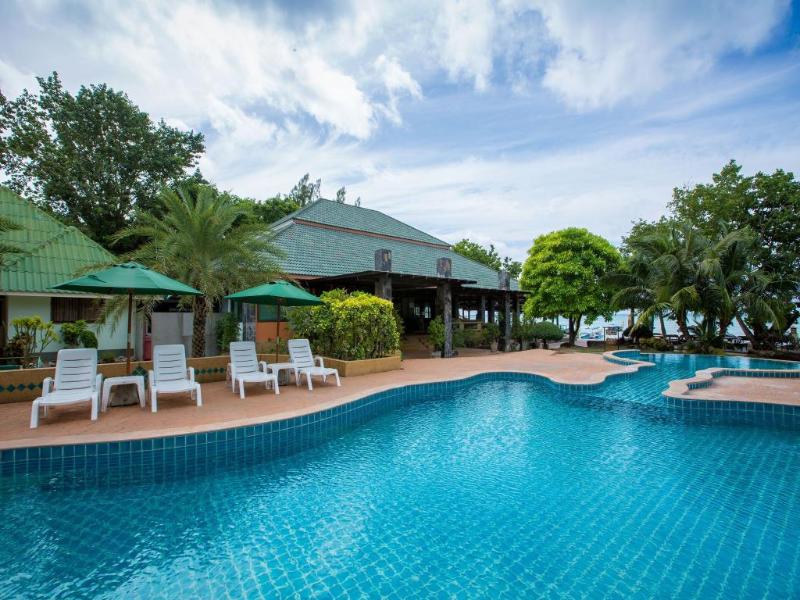 Andaman Beach Suites Hotel exterior, 3-Star hotel in Bangla Road