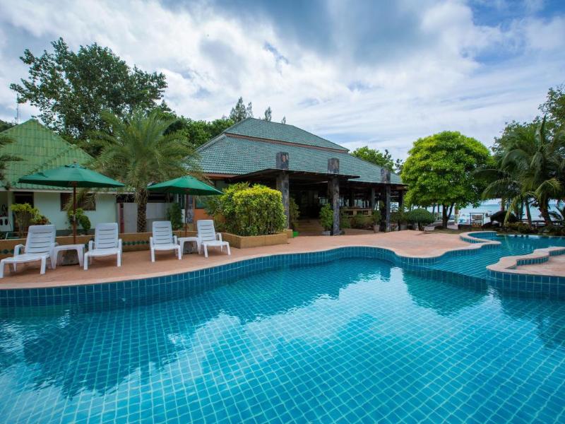 Photo of Andaman Beach Suites Hotel, 3-star hotel in Bangla Road