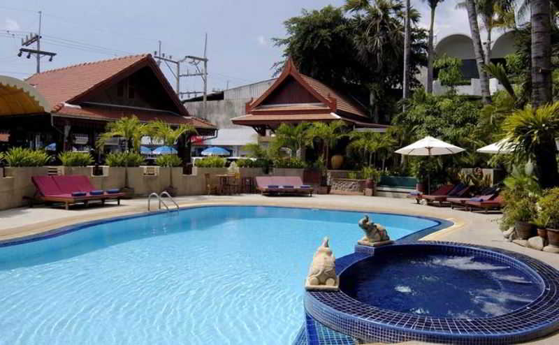 Photo of Safari Beach Hotel, 3-star hotel in Bangla Road