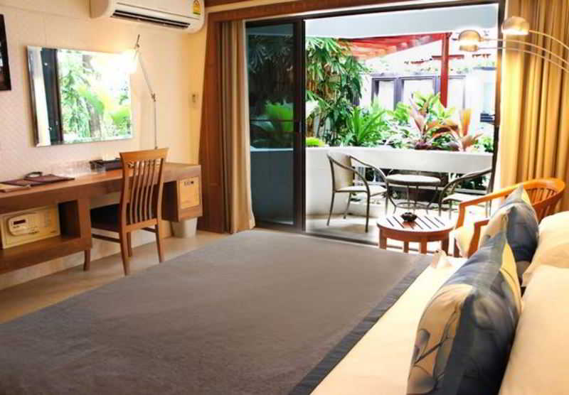 Photo of Safari Beach Hotel, 3-star hotel in Bangla Road
