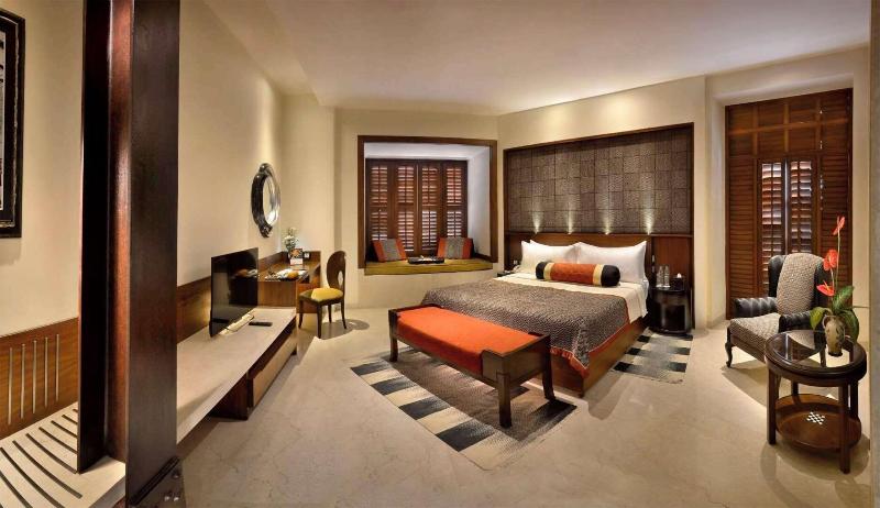 The LaLiT Great Eastern Kolkata exterior, 5-Star hotel in Kolkata (and vicinity)