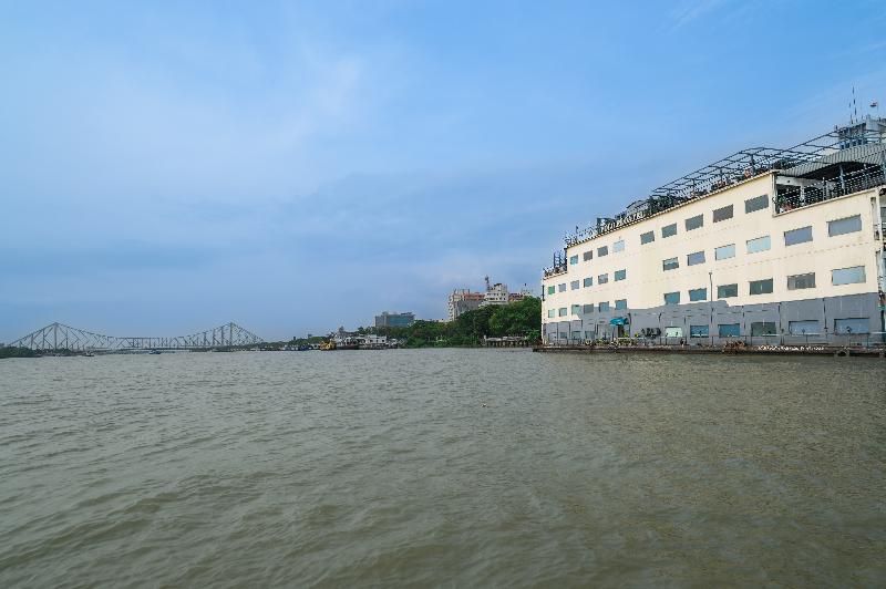 Polo Floatel Kolkata exterior, 3-Star hotel in Kolkata (and vicinity)