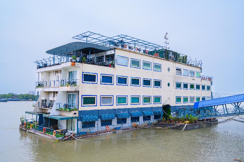 Photo of Polo Floatel Kolkata, 3-star hotel in Kolkata (and vicinity)