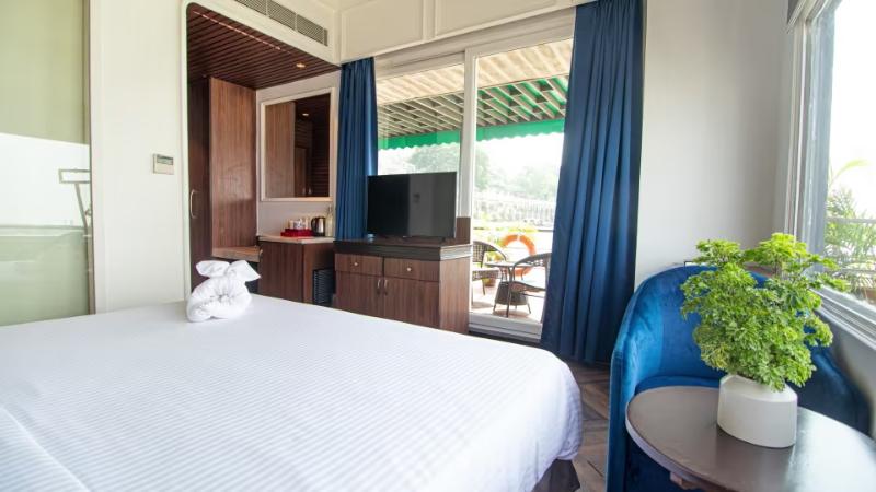 Photo of Polo Floatel Kolkata, 3-star hotel in Kolkata (and vicinity)