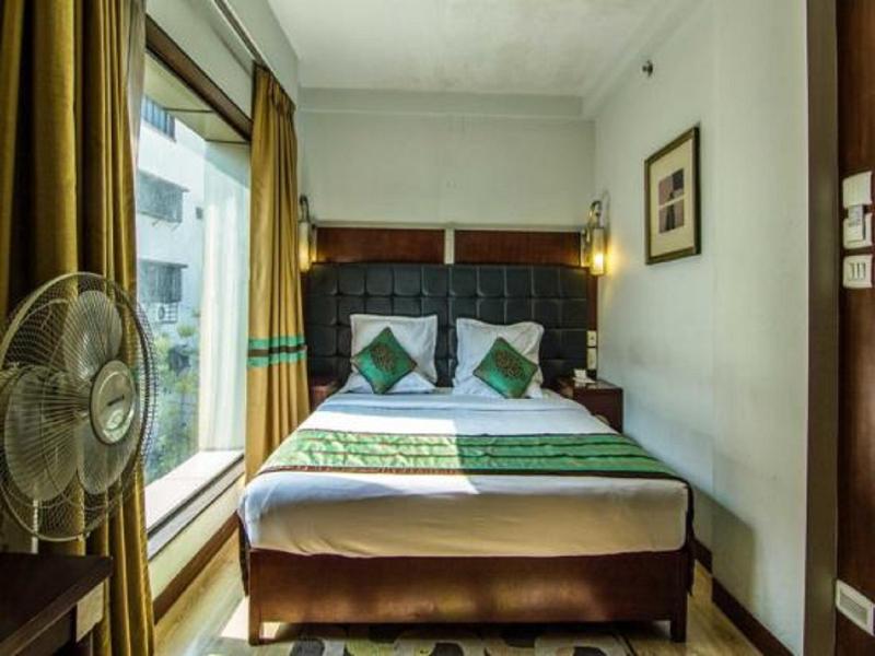 The Corporate exterior, 3-Star hotel in Kolkata (and vicinity)