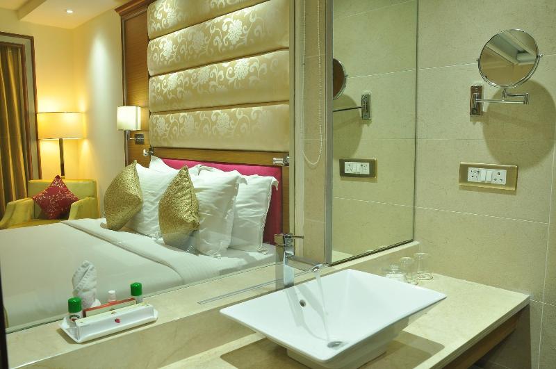 Photo of De Sovrani, 4-star hotel in Kolkata (and vicinity)