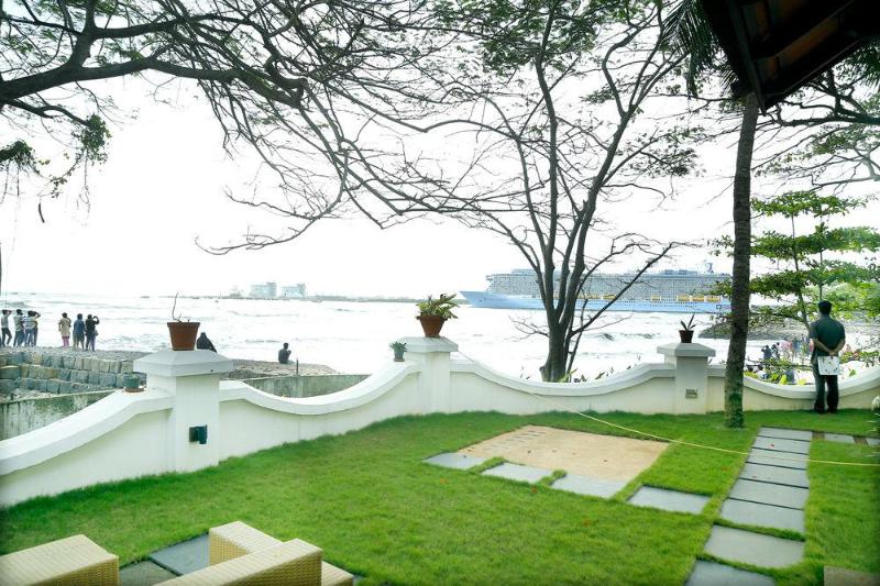 Photo of Old Lighthouse Bristow Hotel, 4-star hotel in Cochin (and vicinity)