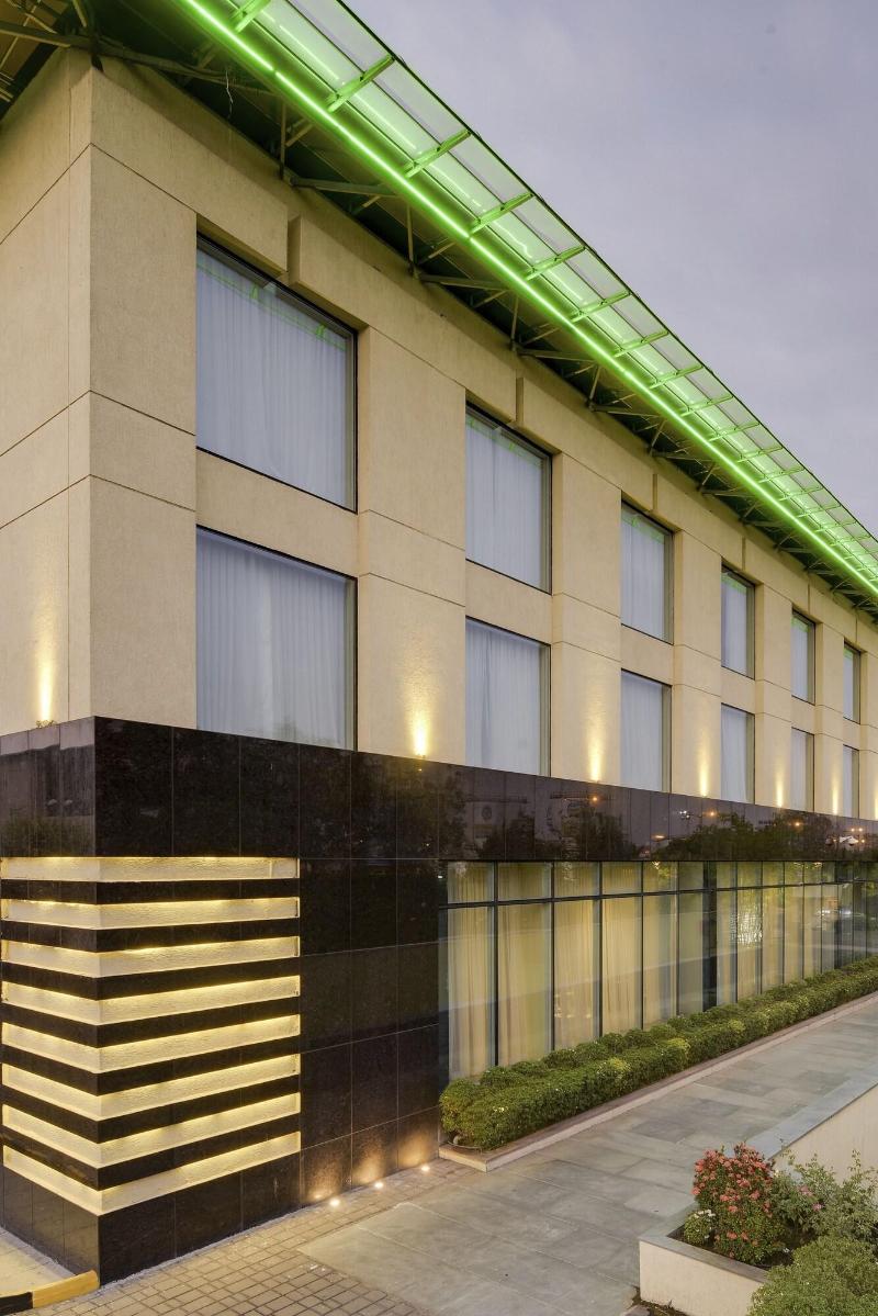 Photo of Courtyard by Marriott Kochi Airport, 5-star hotel in Cochin (and vicinity)