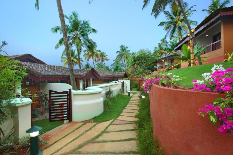 Photo of Fragrant Nature Backwater Resort & Ayurveda Spa, 5-star hotel in Quilon