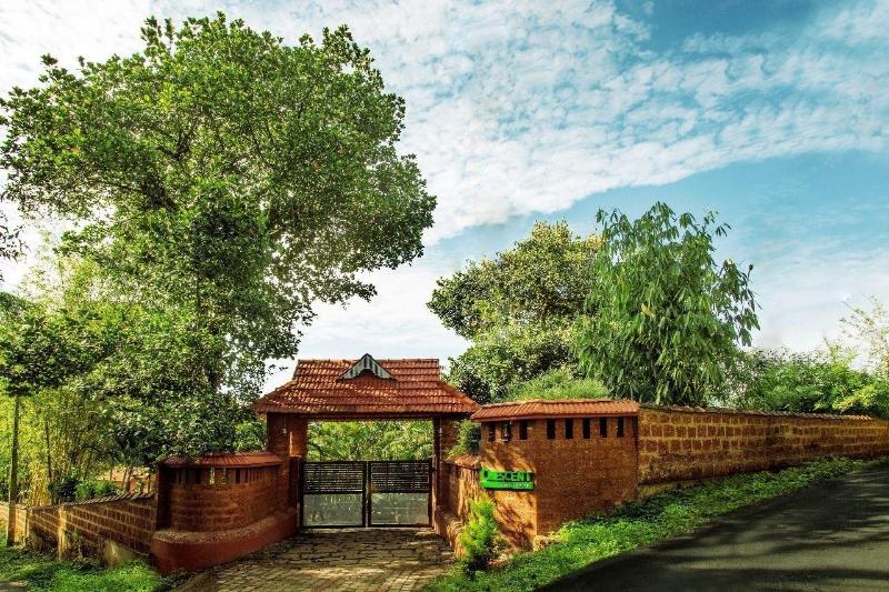 Photo of Crescent Residency, 3-star hotel in Sulthan Bathery