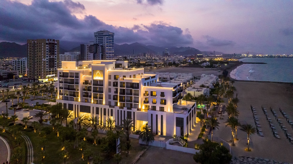 Photo of Palace Beach Resort Fujairah, 5-star hotel in Al-Fujairah