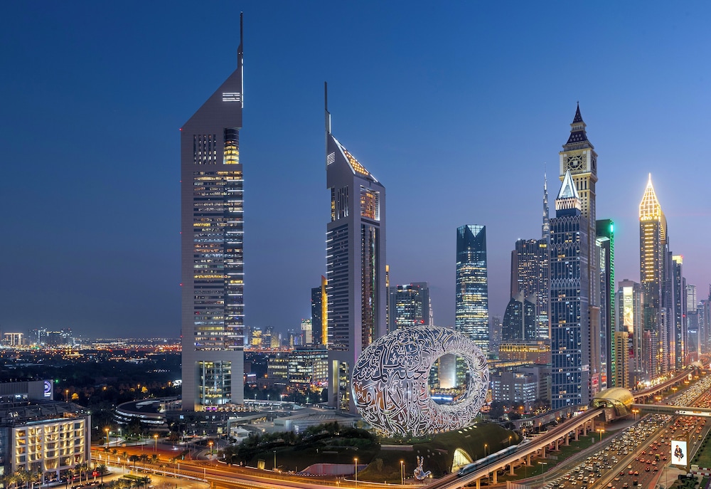 Jumeirah Emirates Towers Dubai, Singapore