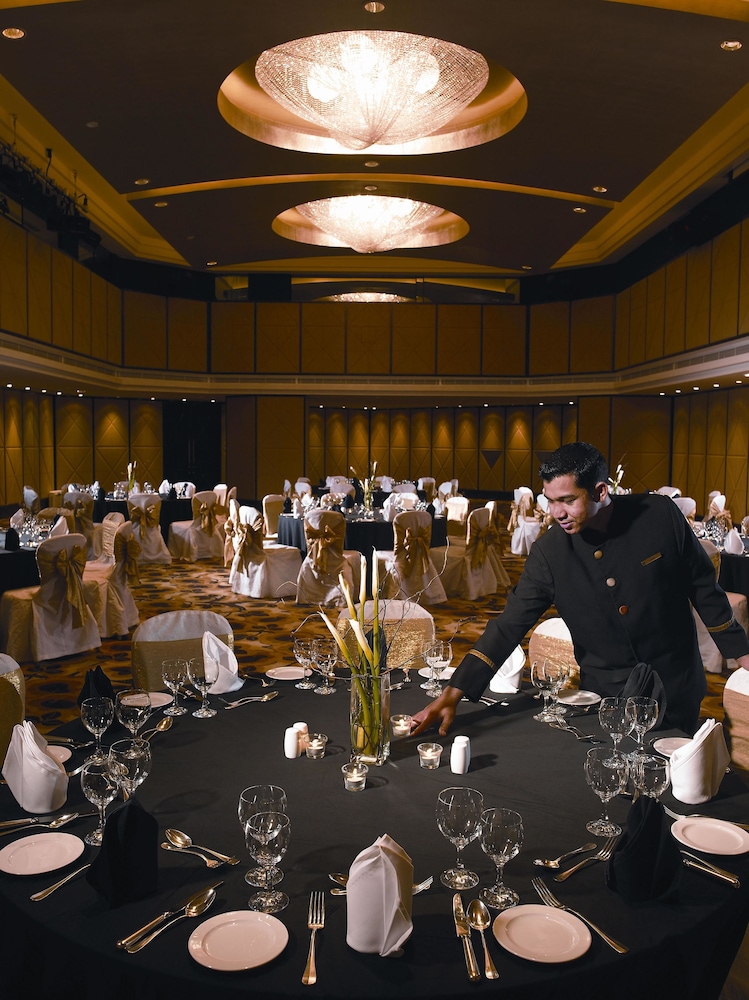 Grand Millennium Hotel Kuala Lumpur, Singapore