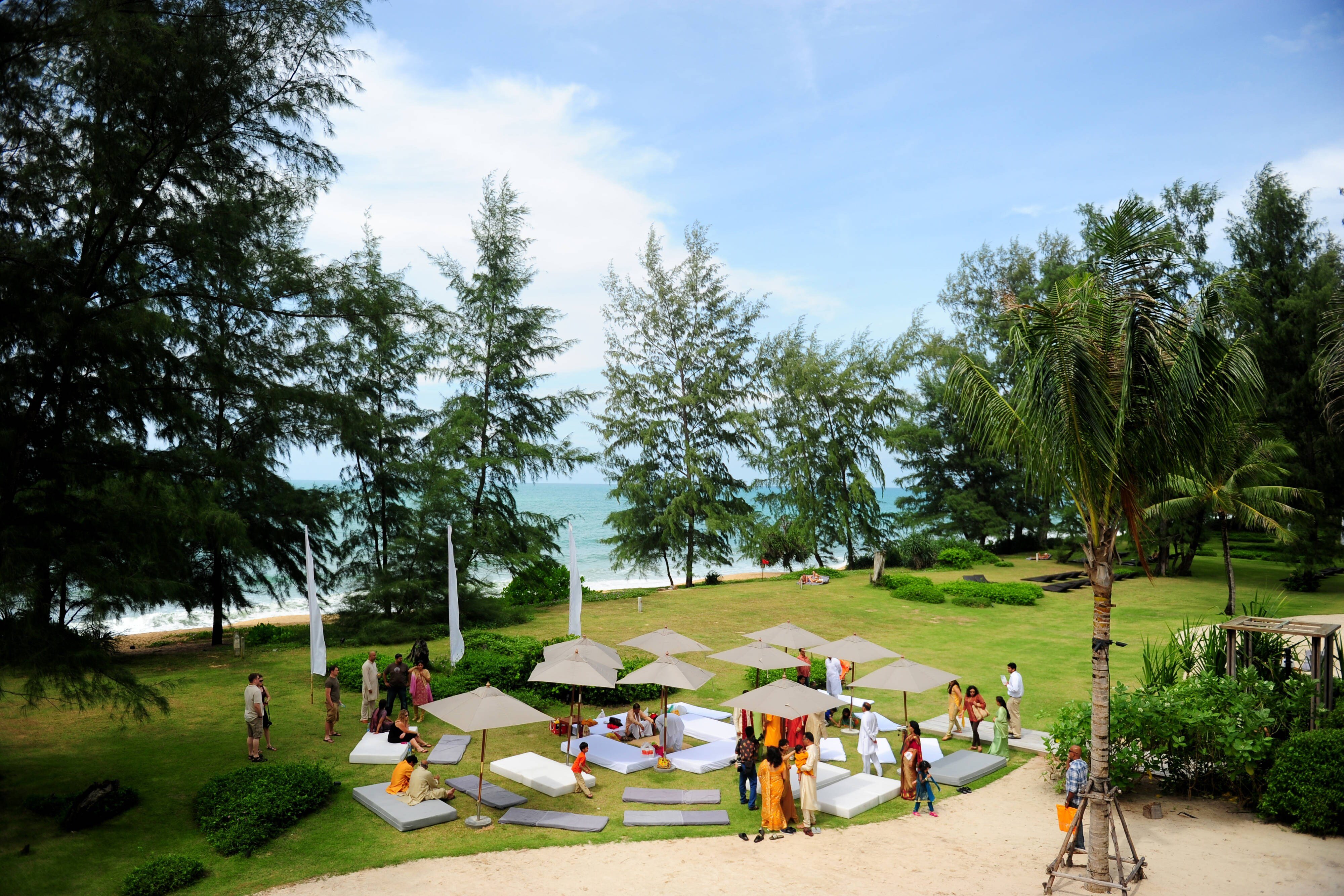Renaissance Phuket Resort & Spa, Singapore