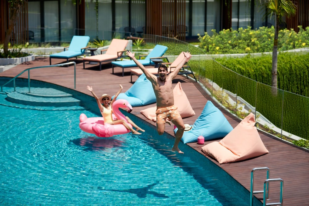 Aloft Bali Kuta at Beachwalk, Singapore