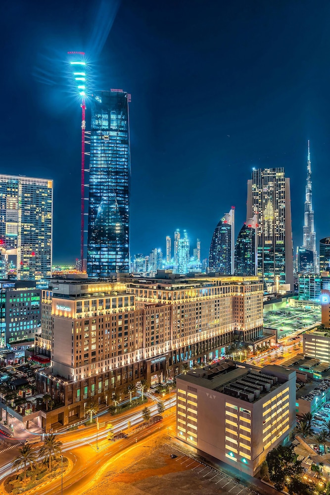 The Ritz-Carlton, Dubai International Financial Centre, Singapore