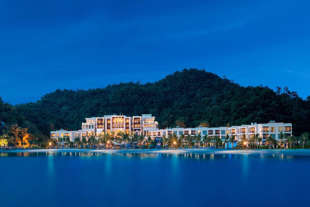 The St. Regis Langkawi, Singapore