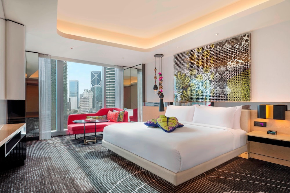 W Kuala Lumpur, Singapore