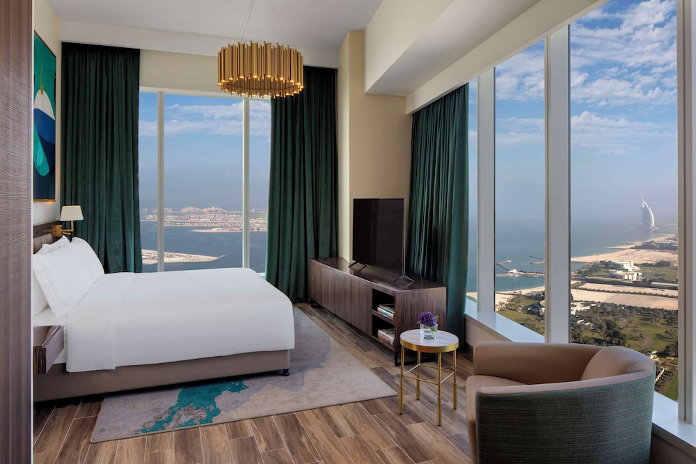 Avani + Palm View Dubai Hotel & Suites, Singapore