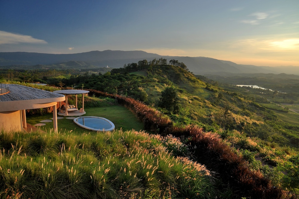 Sala Khaoyai, Singapore