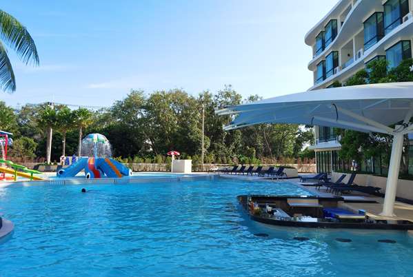 Wyndham La Vita Rawai Phuket, Singapore