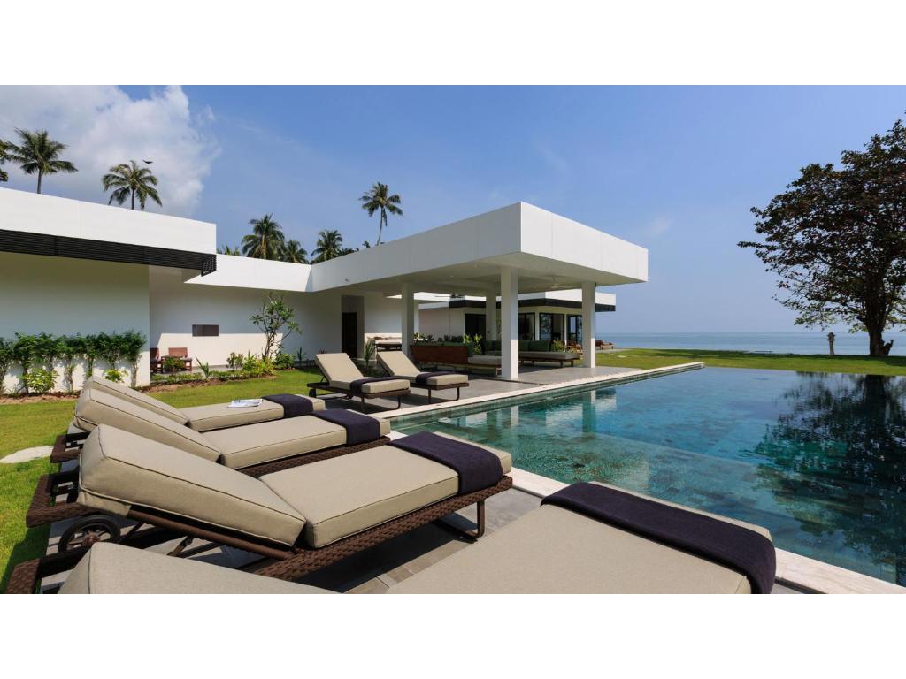Villa Thansamaay, Singapore