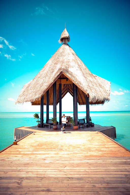 Canareef Resort Maldives, Singapore