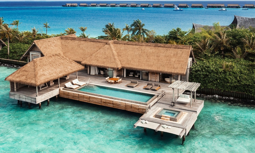 Waldorf Astoria Maldives Ithaafushi, Singapore