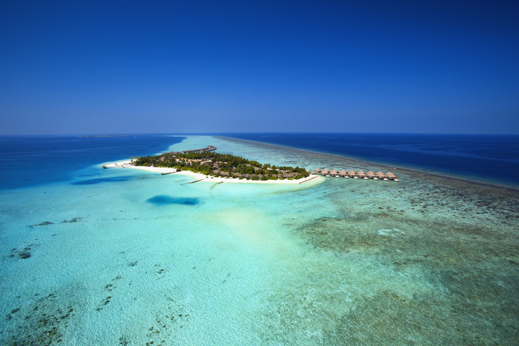 Velassaru Maldives, Singapore
