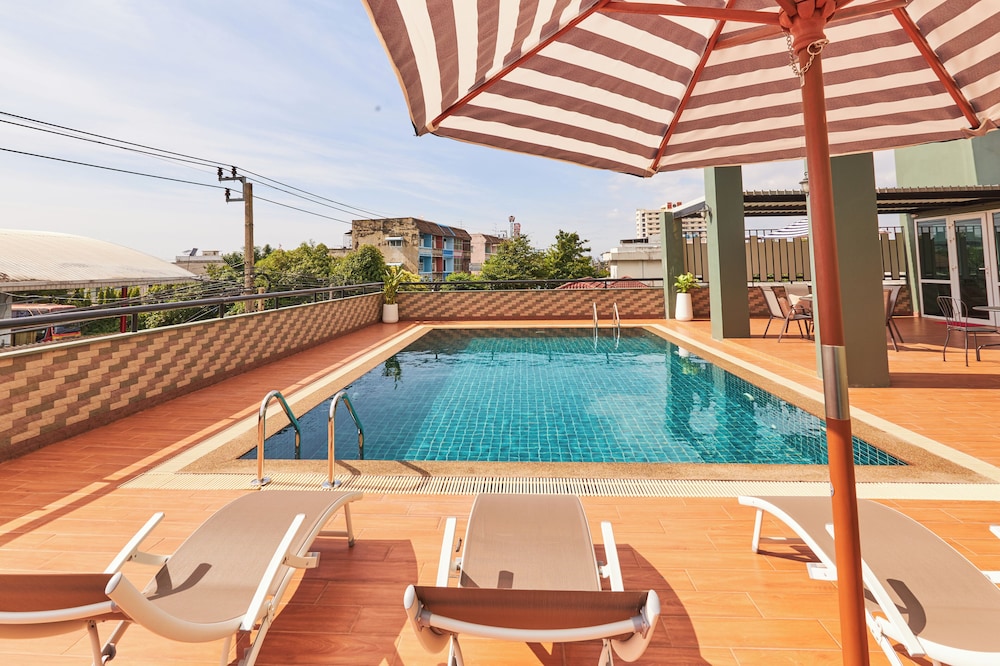 NJoy Prestige Grand Hotel Don Mueang, Singapore