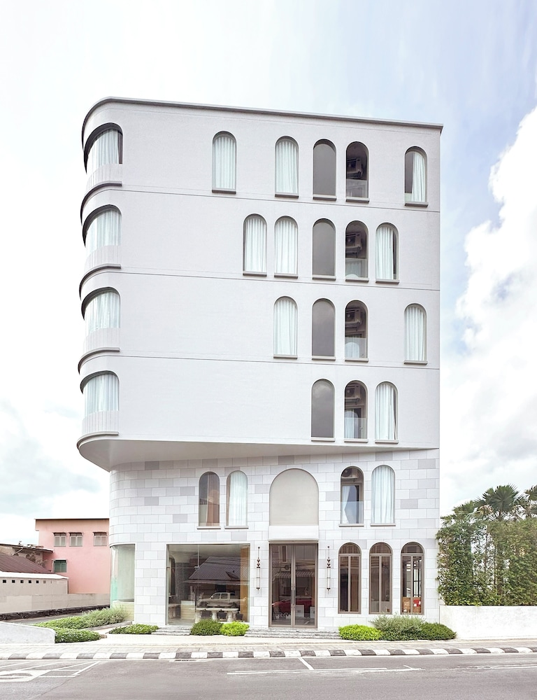 Arco Phuket Town, Singapore