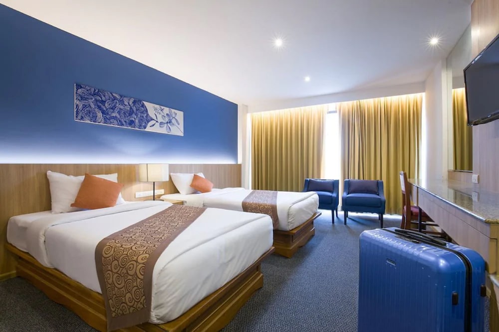 Royal Palace Hotel Pattaya, Singapore