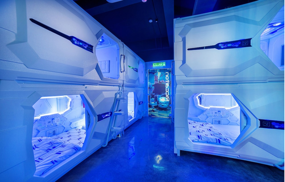 Riccarton Capsule Hotel, Singapore