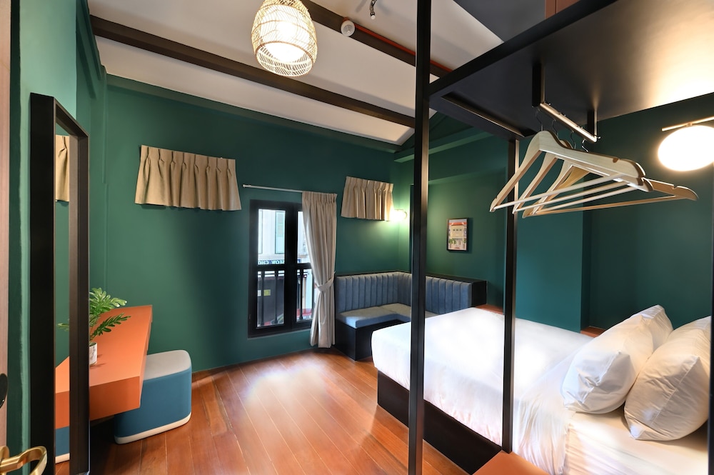 Dream Chaser Boutique Capsule Hotel, Singapore