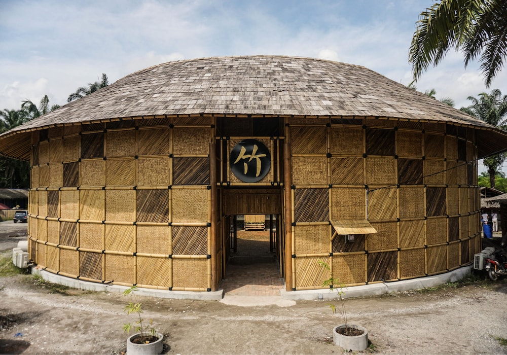 Tadom Hill Resorts, Singapore
