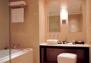 ibis Phuket Patong, Singapore