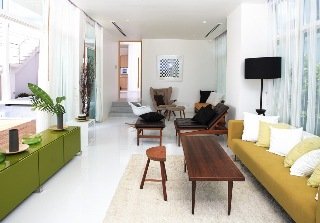 Muthi Maya, Singapore