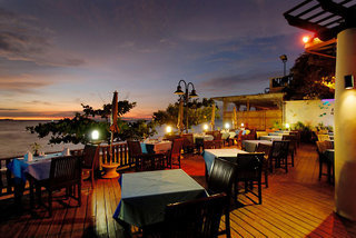 Khaolak Paradise Resort, Singapore