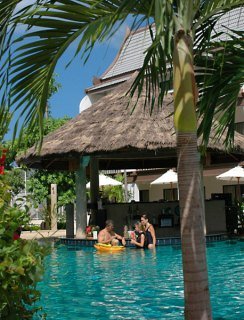 Dara Samui, Singapore