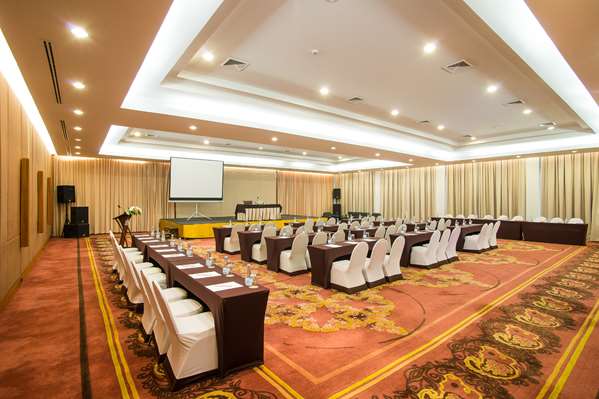 Tawa Ravadee Resort, Singapore