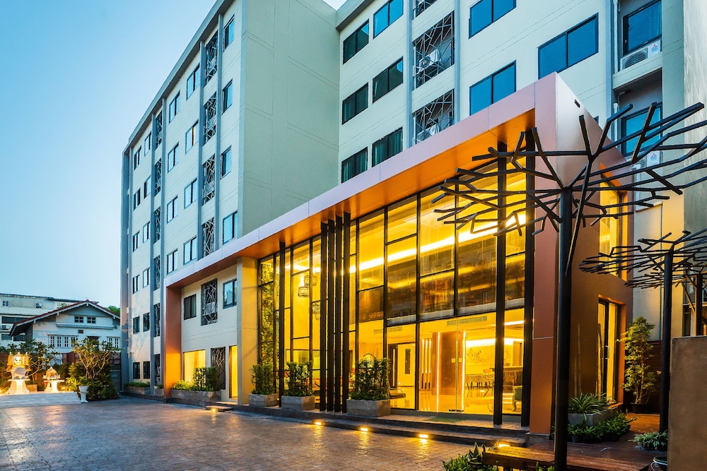 Aim House Bangkok Hotel, Singapore