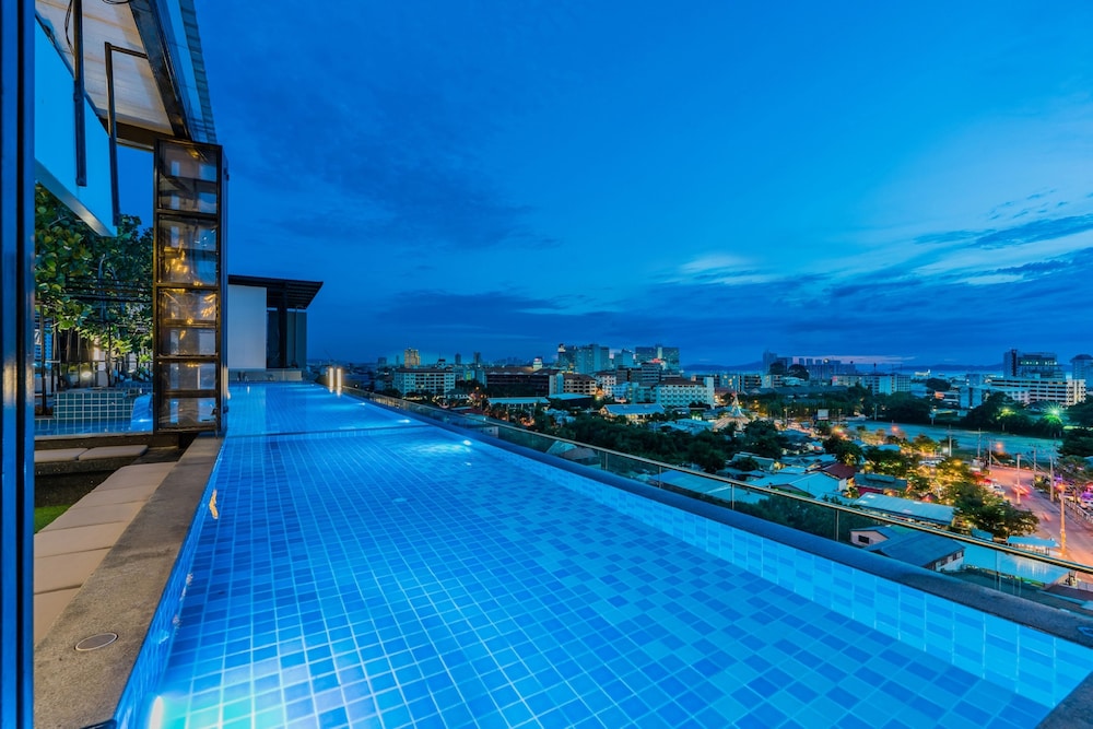 T Pattaya Hotel by PCL, Singapore