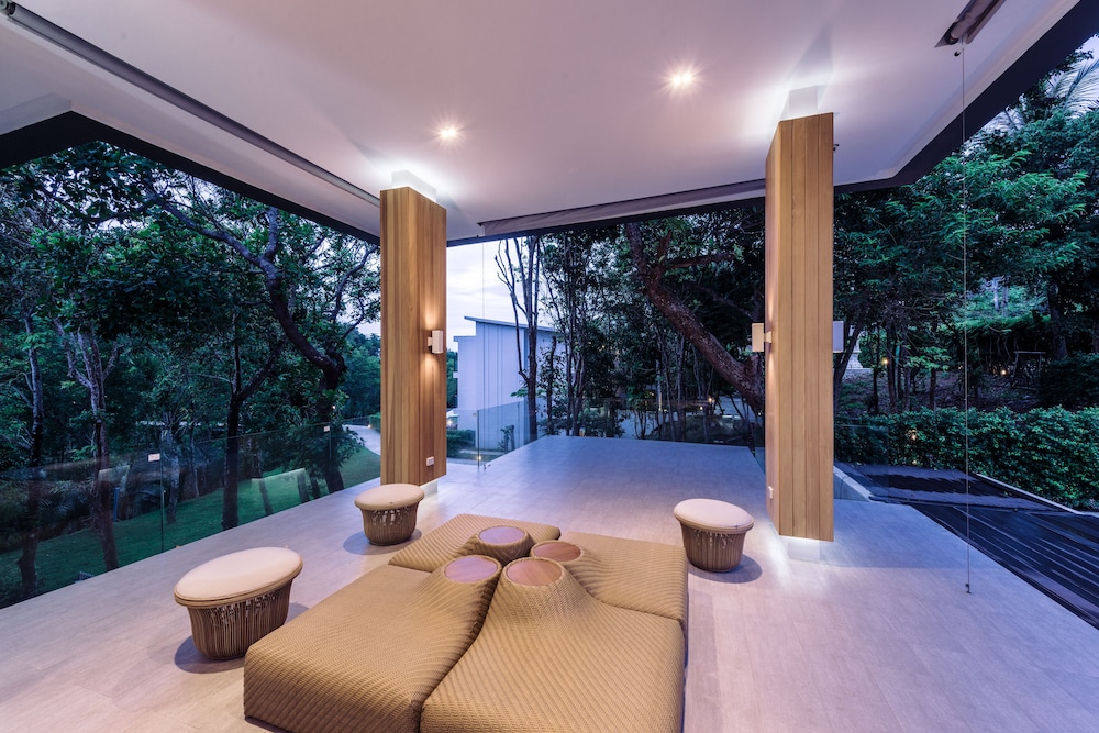 The Moonlight Resort, Singapore
