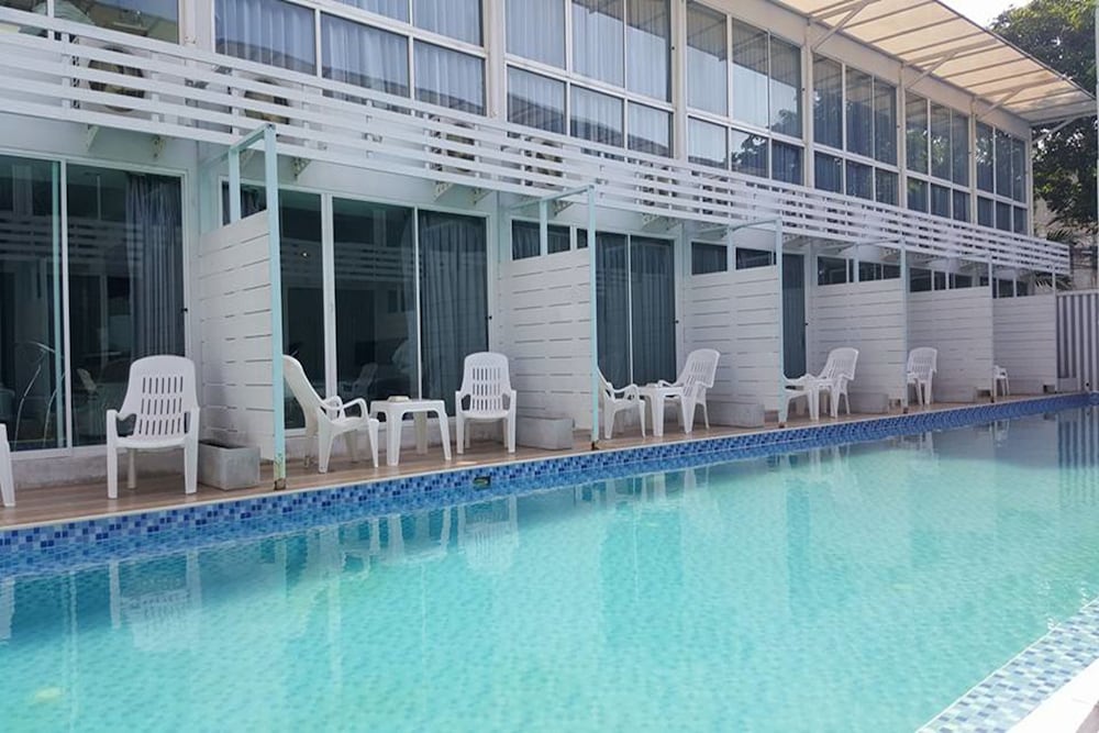Pool Villa @ Donmueang, Singapore