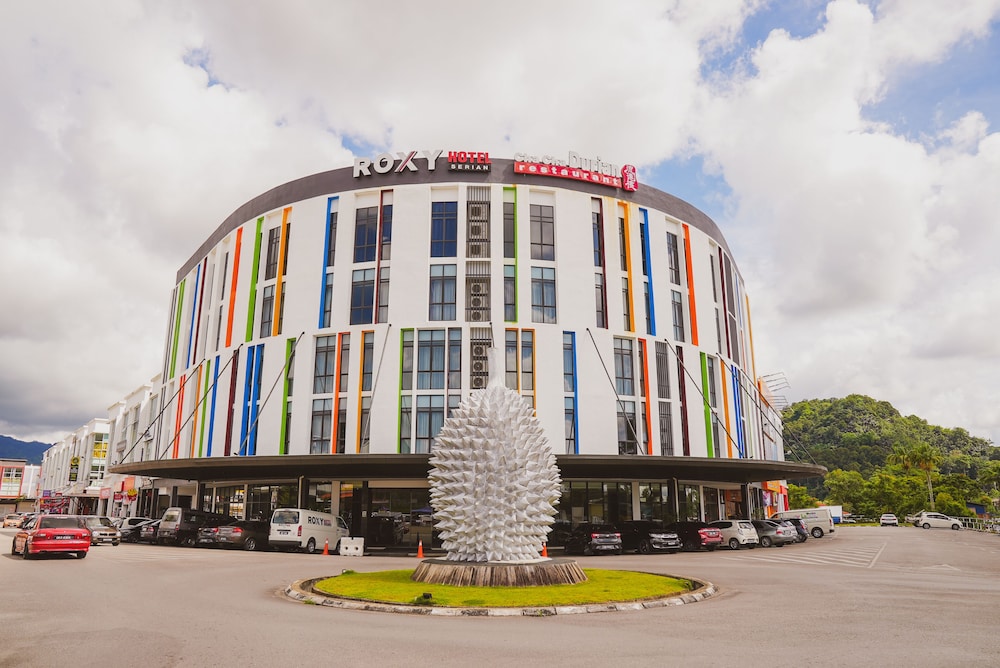 Roxy Hotel Serian, Singapore